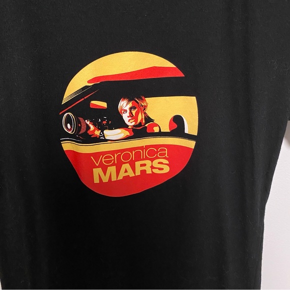 2 Veronica Mars T-shirts - Picture 3 of 12